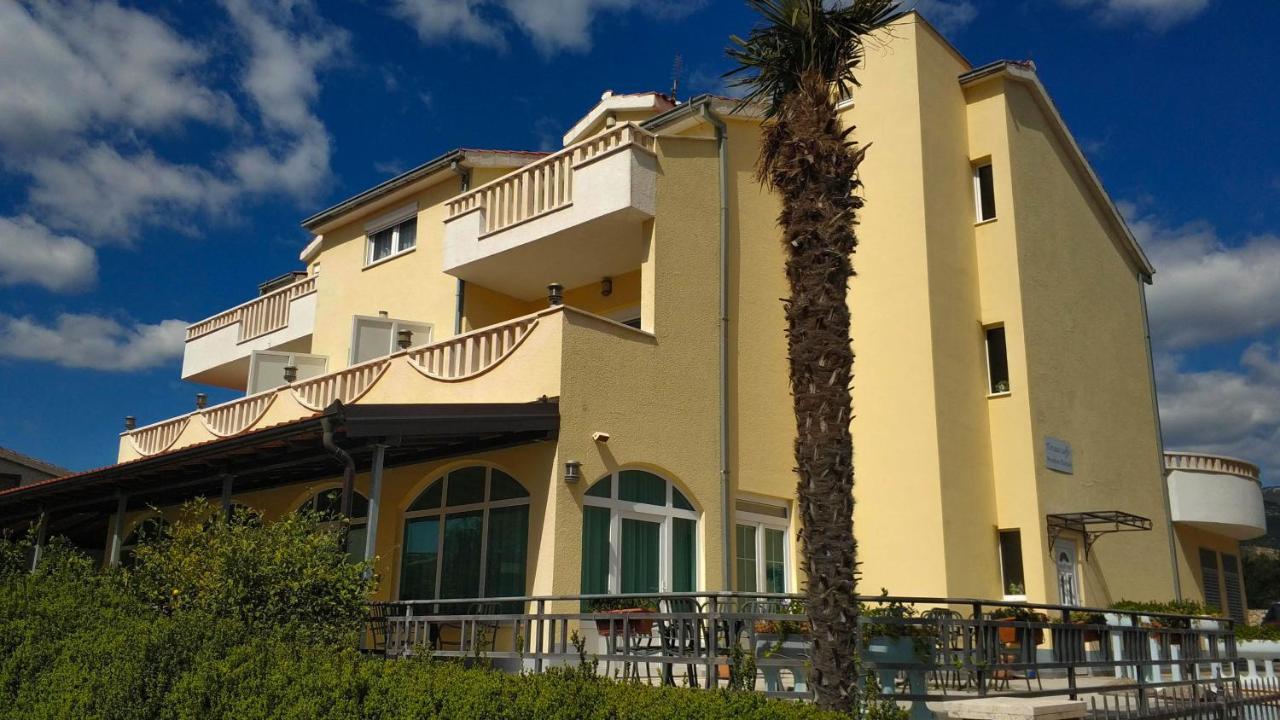 Hotel Adria Kastela Exterior photo